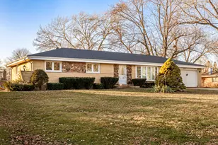 1436 Greenview Ct, Schaumburg, IL 60193 - Photo 1