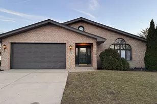 253 E 165th St, South Holland, IL 60473 - Photo 1