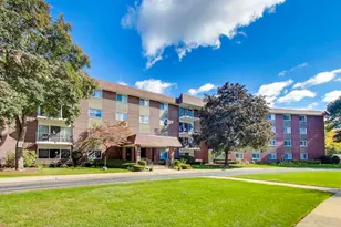 1025 S Fernandez Ave, Arlington Heights, IL 60005 - Photo 1