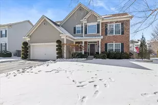 760 Regal Ln, Algonquin, IL 60102 - Photo 1