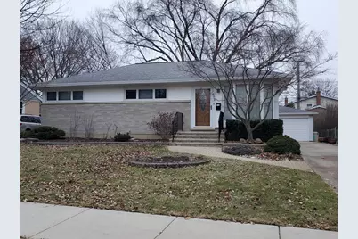 802 W Busse Avenue, Mount Prospect, IL 60056 - Photo 1