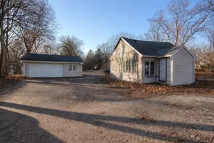 6N442 Gary Ave, Roselle, IL 60172 - Photo 1