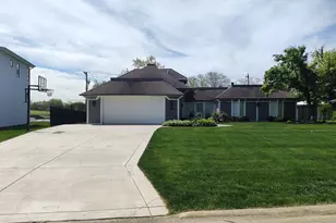 544 W 58th Pl, Hinsdale, IL 60521 - Photo 1