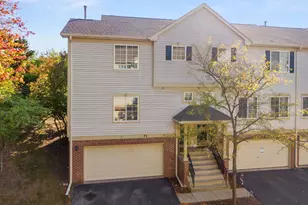 71 Monarch Dr, Streamwood, IL 60107 - Photo 1