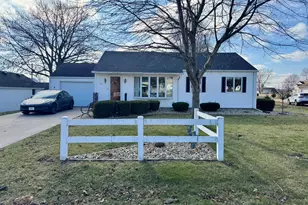 113 W 3rd St, Wyanet, IL 61379 - Photo 1