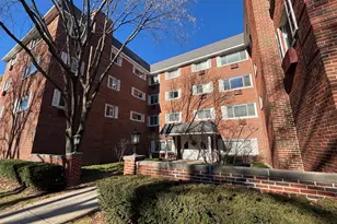 800 Washington Blvd, Oak Park, IL 60302 - Photo 1