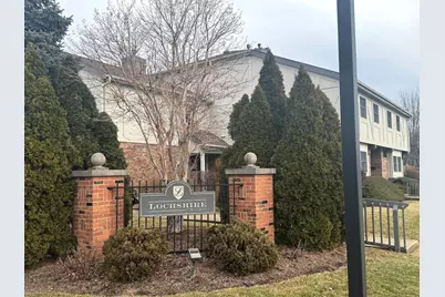 822 E Hillside Avenue, Barrington, IL 60010 - Photo 1