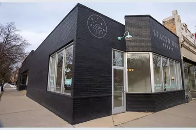 3256 W Bryn Mawr Avenue, Chicago, IL 60659 - Photo 1