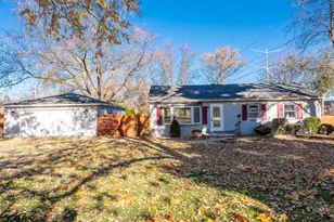 574 Hitchcock Ave, Lisle, IL 60532 - Photo 1