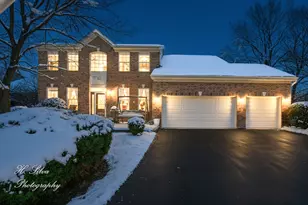 496 Oakhurst Ln, Carpentersville, IL 60110 - Photo 1