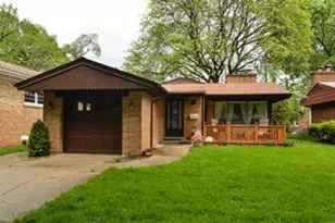 7081 N Mason Ave, Chicago, IL 60646 - Photo 1