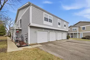1332 Alpine Ct, Wheeling, IL 60090 - Photo 1