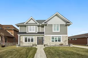 7046 Beckwith Rd, Morton Grove, IL 60053 - Photo 1