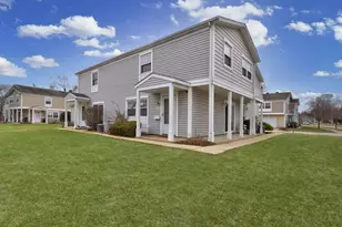 655 Hale Ct, Wheeling, IL 60090 - Photo 1