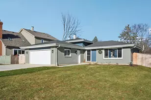 103 Pipers Dr, Bartlett, IL 60103 - Photo 1