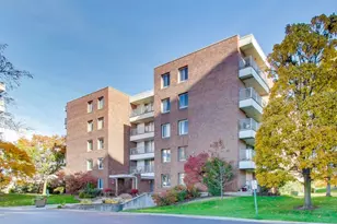 4000 Triumvera Dr, Glenview, IL 60025 - Photo 1