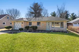 479 Porter Ave, Crystal Lake, IL 60014 - Photo 1