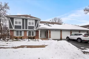 226 Coventry Cir, Vernon Hills, IL 60061 - Photo 1