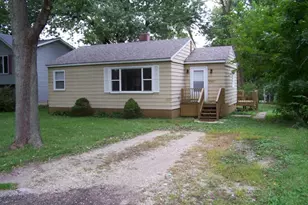 9107 Pine Ave, Wonder Lake, IL 60097 - Photo 1