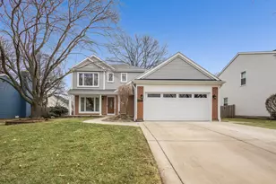 47 N Sterling Heights Rd, Vernon Hills, IL 60061 - Photo 1