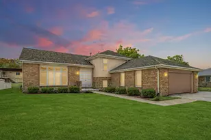 5826 Kathryn Ln, Matteson, IL 60443 - Photo 1