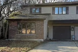 306 Brookdale Dr, Bloomingdale, IL 60108 - Photo 1