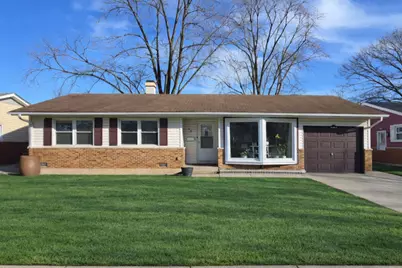 15 Wildwood Road, Elk Grove Village, IL 60007 - Photo 1