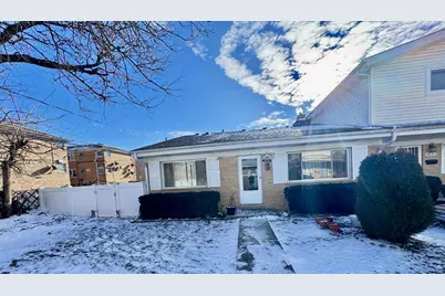 9035 N Clifton Avenue, Niles, IL 60714 - Photo 1