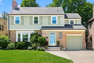 524 S Stone Ave, La Grange, IL 60525 - Photo 1