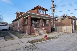 2524 E 72nd Pl, Chicago, IL 60649 - Photo 1