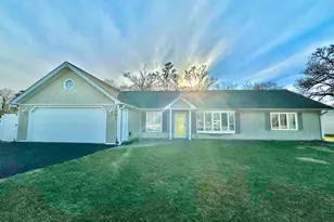 1901 W 56th St, La Grange Highlands, IL 60525 - Photo 1