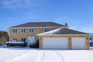 729 N 8th Ave, Addison, IL 60101 - Photo 1