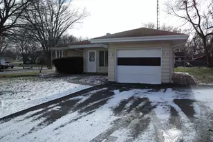 306 N Grant St, Harvard, IL 60033 - Photo 1