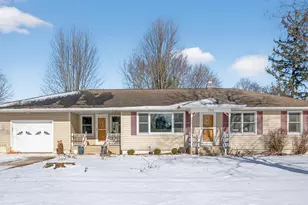 726 Jackson St, Marengo, IL 60152 - Photo 1