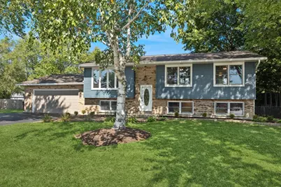 1900 Burr Oak Lane, Lindenhurst, IL 60046 - Photo 1