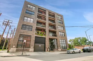 809 E 40th St, Chicago, IL 60653 - Photo 1