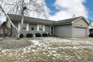 490 Meadows Rd N, Bourbonnais, IL 60914 - Photo 1