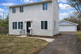 628 Mohawk Dr, Round Lake Heights, IL 60073 - Photo 1