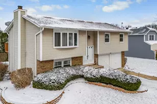 730 Chestnut Ct, Algonquin, IL 60102 - Photo 1