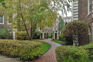 433 N Lombard Ave, Oak Park, IL 60302 - Photo 1