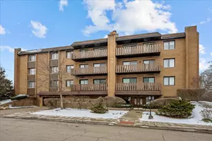 1795 Lake Cook Rd, Highland Park, IL 60035 - Photo 1