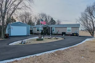 2728 W Brooklyn Rd, Compton, IL 61318 - Photo 1