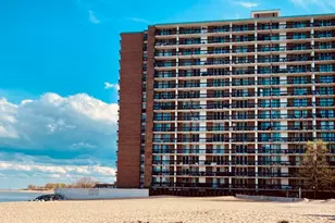 5901 N Sheridan Rd, Chicago, IL 60660 - Photo 1