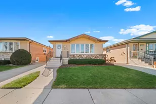 6814 N Dowagiac Ave, Chicago, IL 60646 - Photo 1