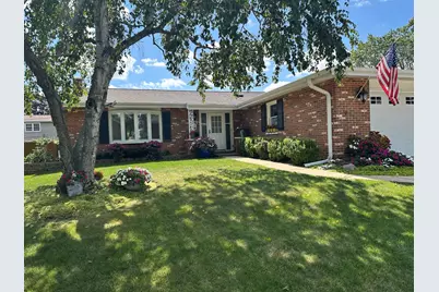 1819 W Thornwood Lane, Mount Prospect, IL 60056 - Photo 1