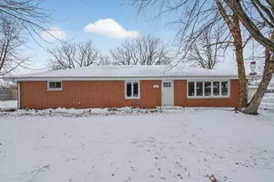 420 S Virginia St, Coal City, IL 60416 - Photo 1