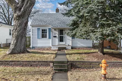 1917 33rd Street, Moline, IL 61265 - Photo 1
