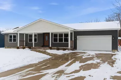 214 Garnett Avenue, Winthrop Harbor, IL 60096 - Photo 1
