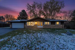 5732 Colleen Ave, Rockford, IL 61109 - Photo 1