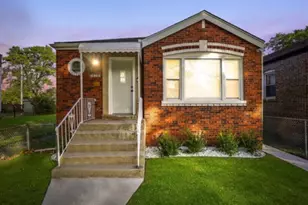 11925 S Lafayette Ave, Chicago, IL 60628 - Photo 1